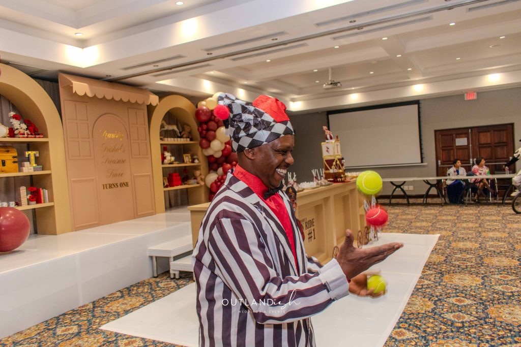 Children’s entertainment at Luxury Toy Store Birthday